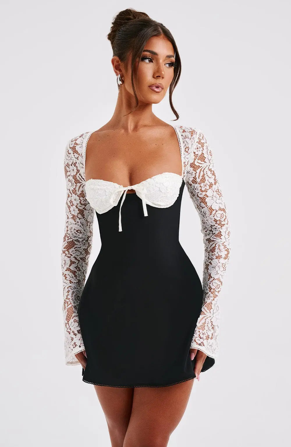 Lace Sleeve Mini Jurk Lovestylo