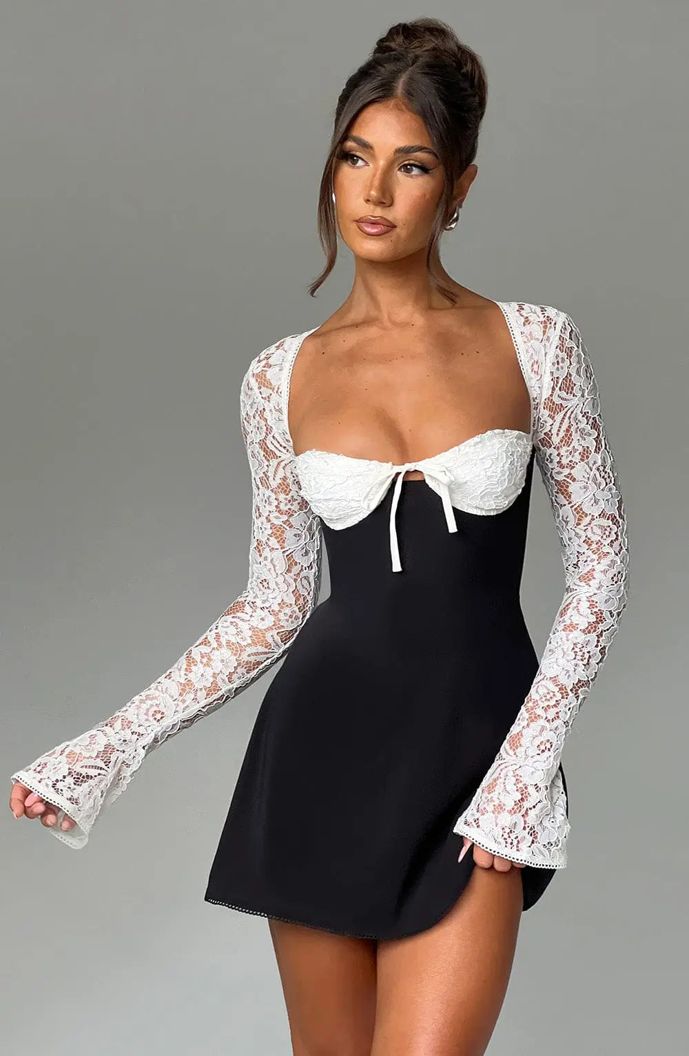 Lace Sleeve Mini Jurk Lovestylo
