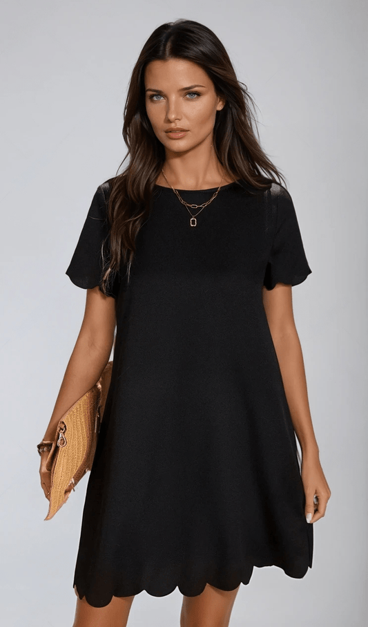 Chic Elegance - Summer Dress with Round Neck and Wavy Cut