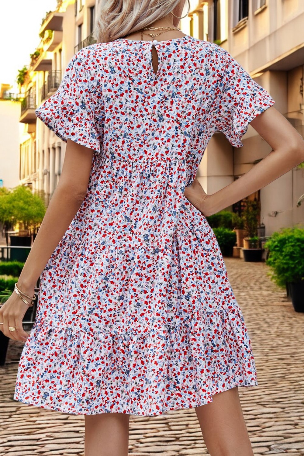 Floral Ruffle Dress for Summer Elegance - Feminine and Comfortable Style