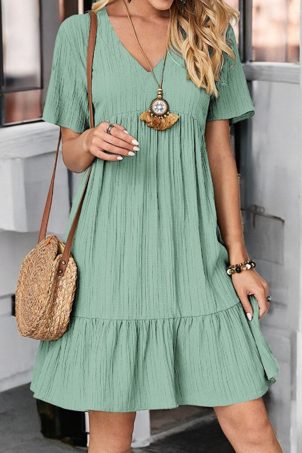 Fitted Summer Dress with V-Neck and Short Sleeves Sunlit Allure - Lightweight and Flattering Fabric