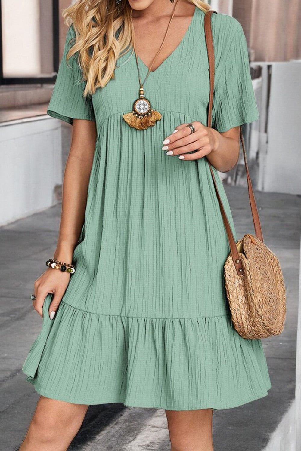 Fitted Summer Dress with V-Neck and Short Sleeves Sunlit Allure - Lightweight and Flattering Fabric